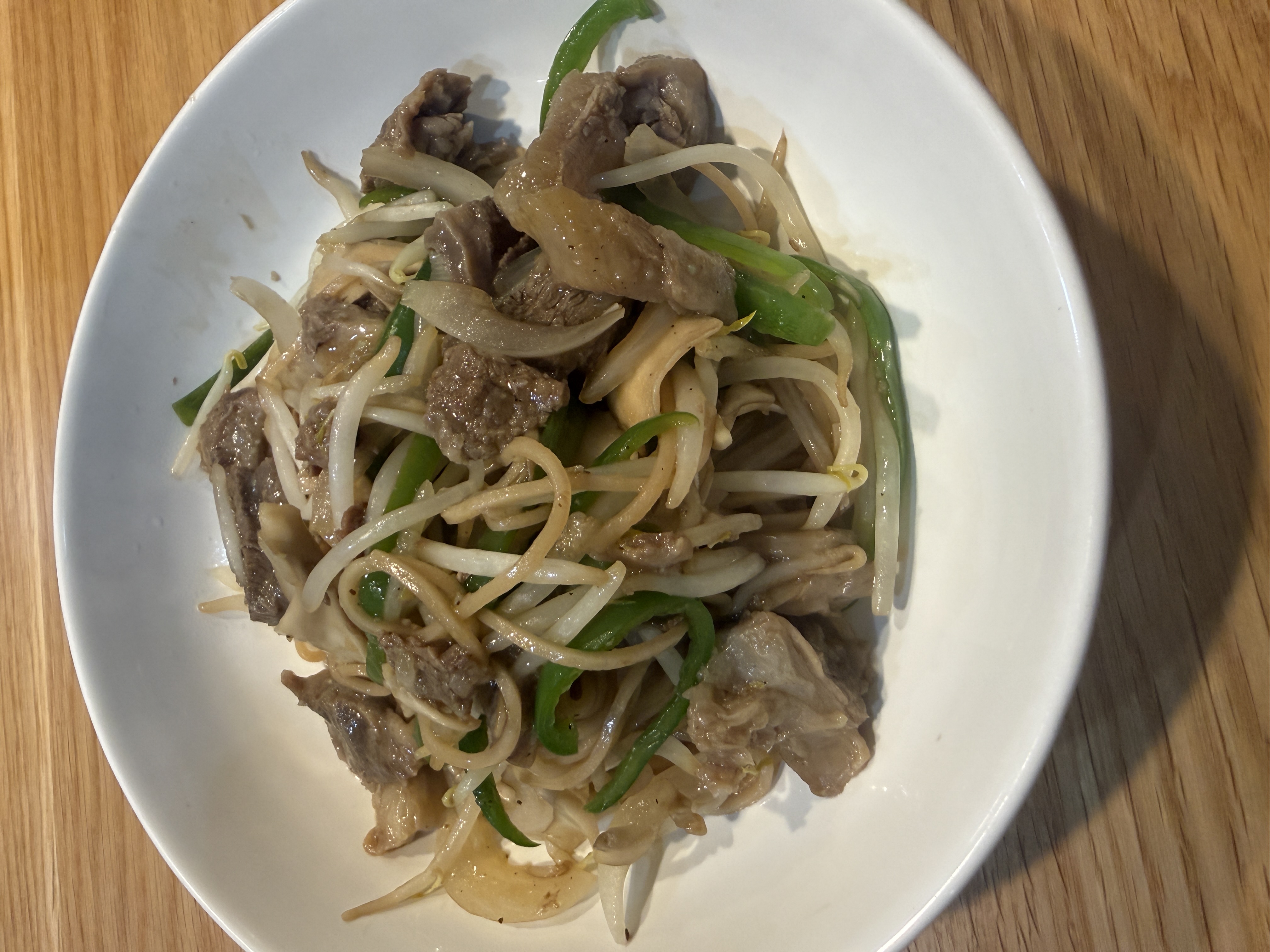 Finished Wagyu Beef Tendon and Vegetable Oyster Stir-Fried Brown Rice Yakisoba